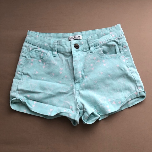 Sale! 2/$15 Pretty summer jean shorts by Bluenotes - Picture 1 of 2
